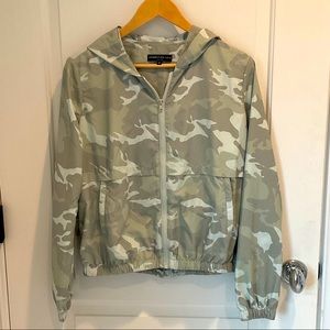 Generation Love Windbreaker Jacket Camo Print Sz M